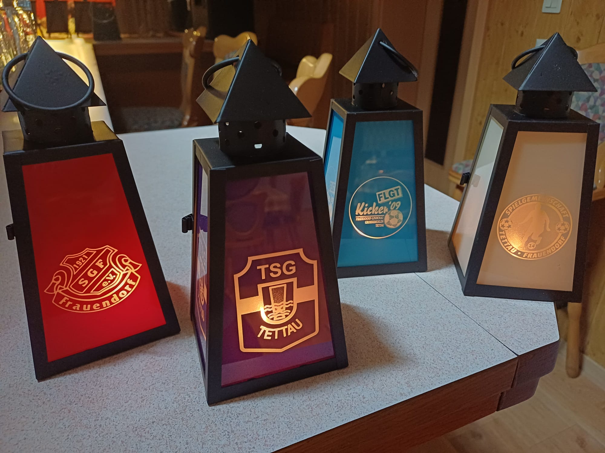 zum Vergrößern anklicken Vereinslampen